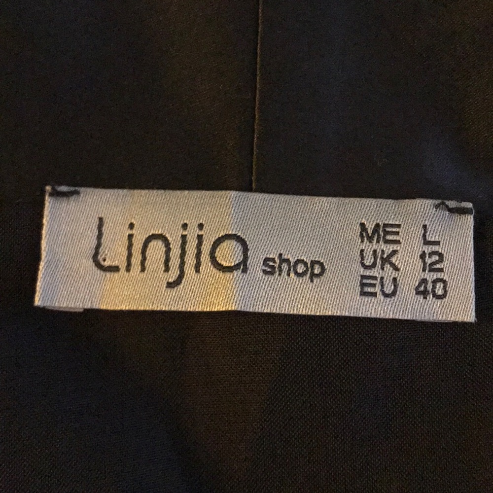 Linjia Dress. - Picture 6 of 8